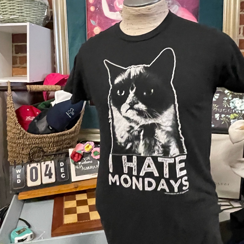 Grumpy Cat I Hate Mondays t shirt XXL